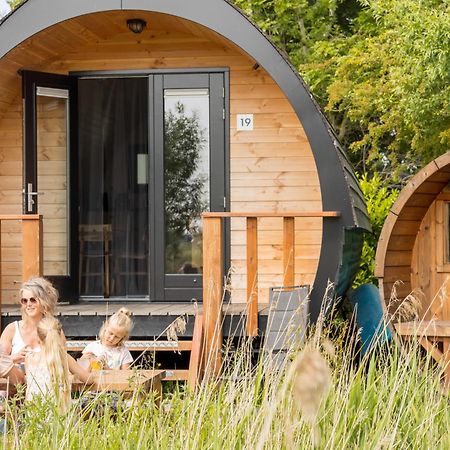 Pod Hotelkamer Aan Het Water Докьом Екстериор снимка