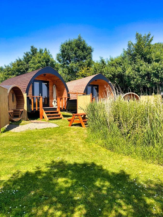 Pod Hotelkamer Aan Het Water Докьом Екстериор снимка