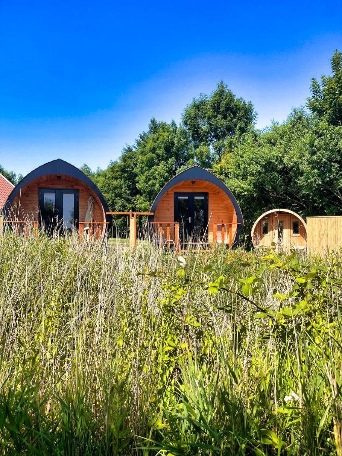 Pod Hotelkamer Aan Het Water Докьом Екстериор снимка