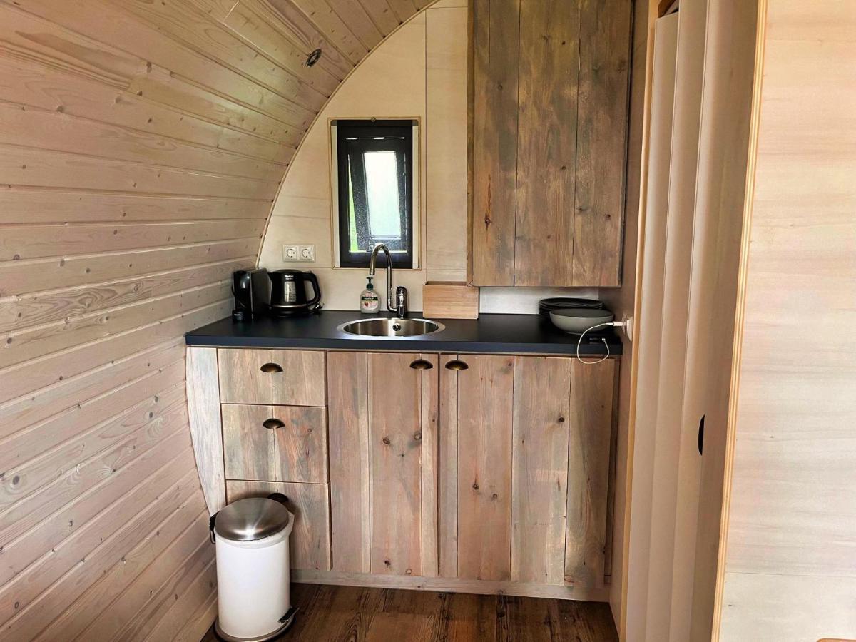 Pod Hotelkamer Aan Het Water Докьом Екстериор снимка