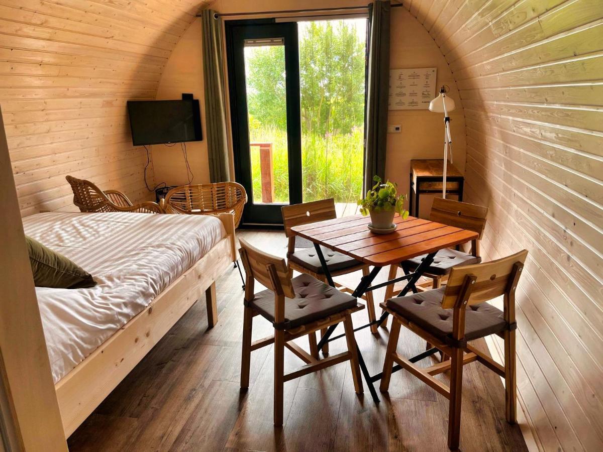 Pod Hotelkamer Aan Het Water Докьом Екстериор снимка