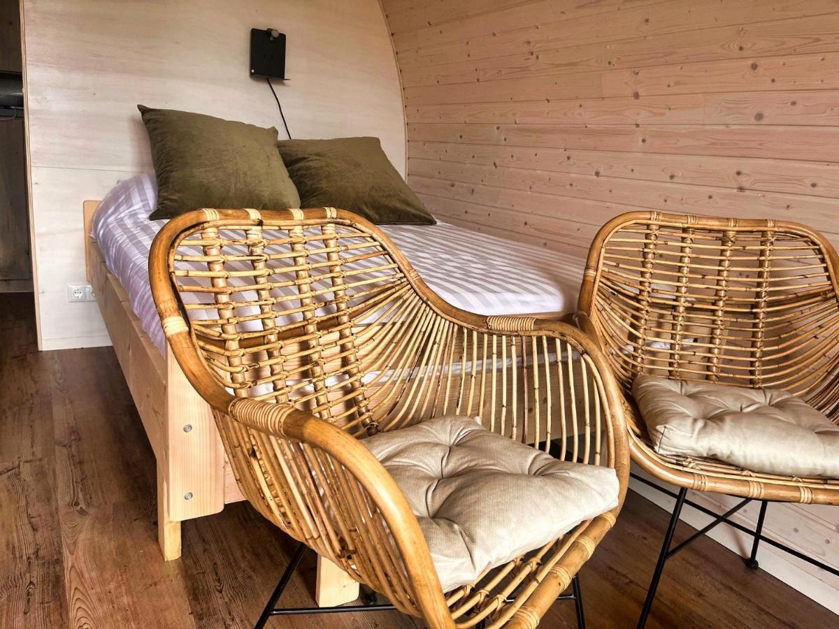 Pod Hotelkamer Aan Het Water Докьом Екстериор снимка