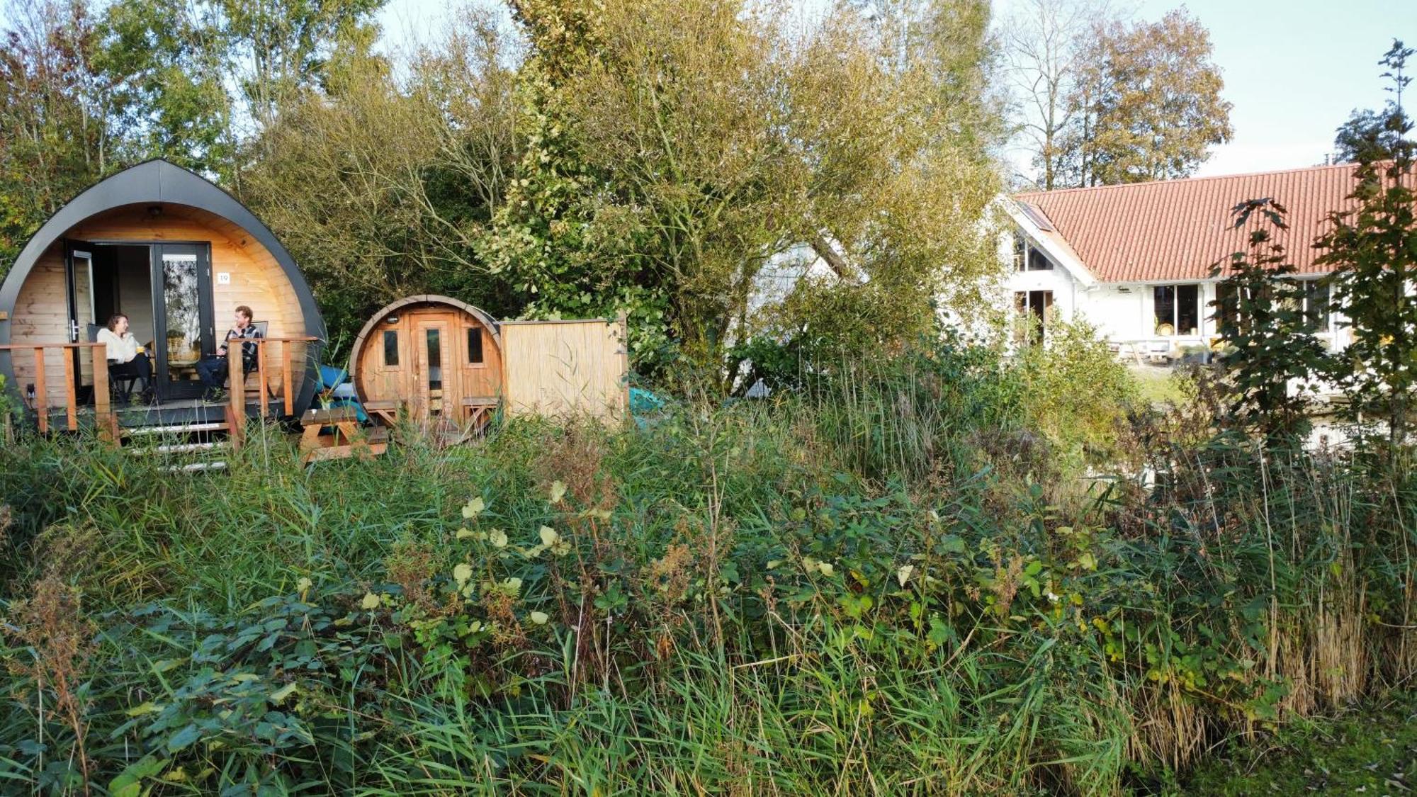 Pod Hotelkamer Aan Het Water Докьом Екстериор снимка
